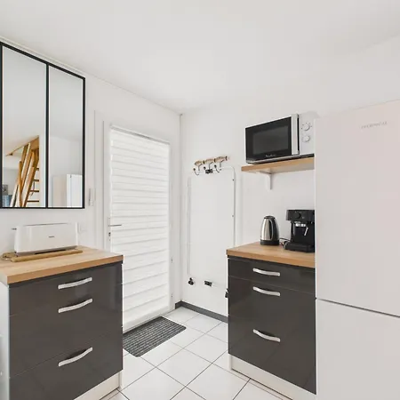 Maison Pour 4 Avec Terrasse A 200m De La بيت للعطل *