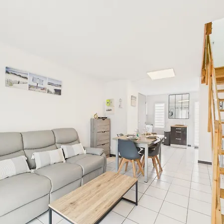 Maison Pour 4 Avec Terrasse A 200m De La بيت للعطل *